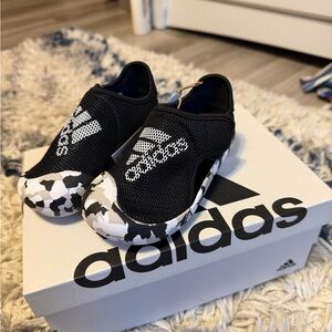 Adidas Toddler 8K shoes.